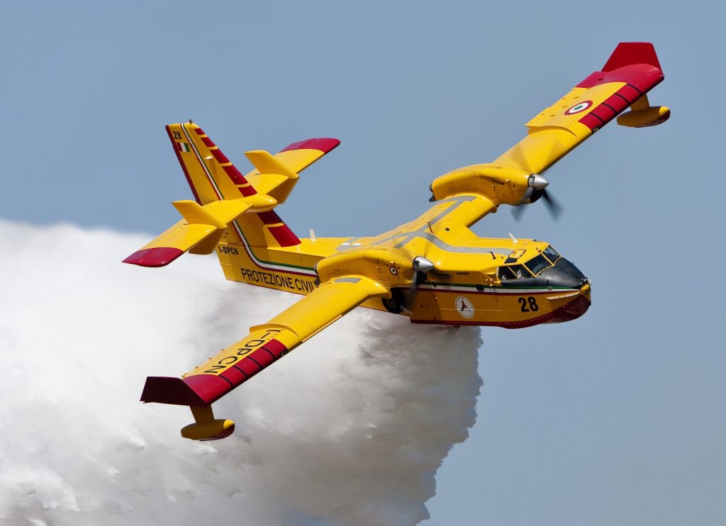 CL 415 super scooper